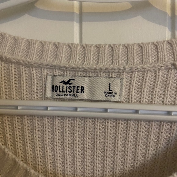 Hollister crewneck sweater - Picture 2 of 2